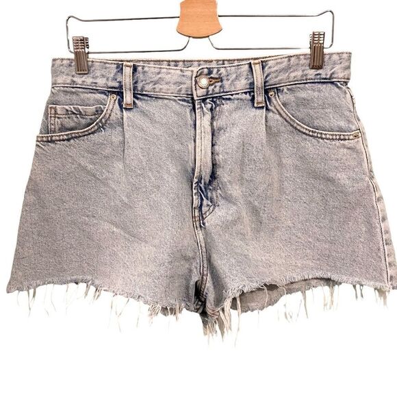 Pull&Bear Raw Hem Light Wash Shorts in US Size 8 - Picture 1 of 10